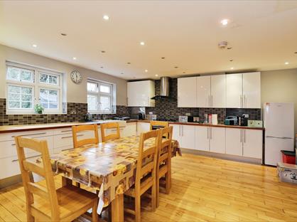 6 Bed Semi-Detached House, West Hill, HA9
