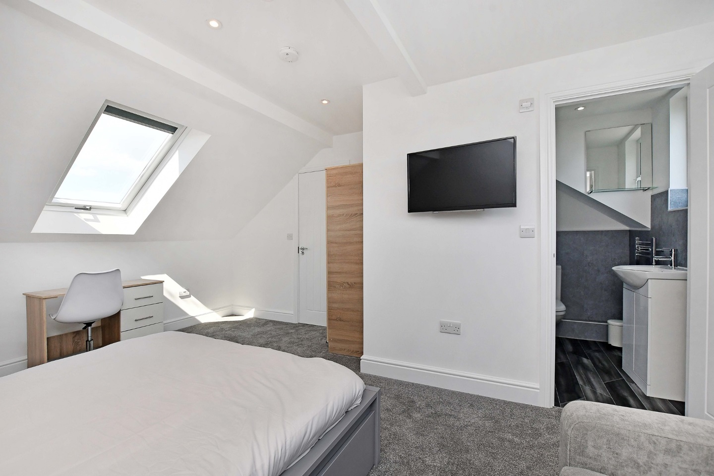 Additional image 4 of Room in a Shared House, City Road, S2, N1 7GU