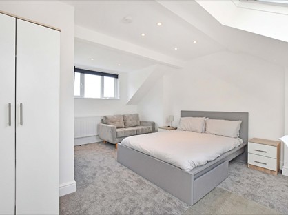 Room in a Shared House, City Road, S2