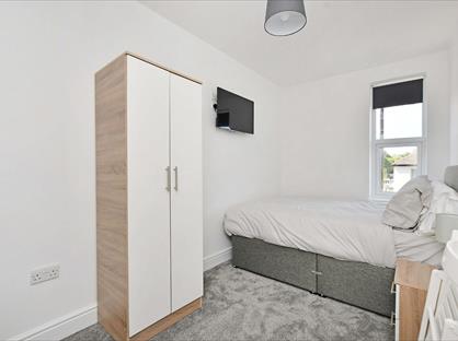 Room in a Shared House, City Road, S2