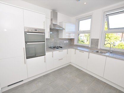 3 Bed Flat, High Road, N2
