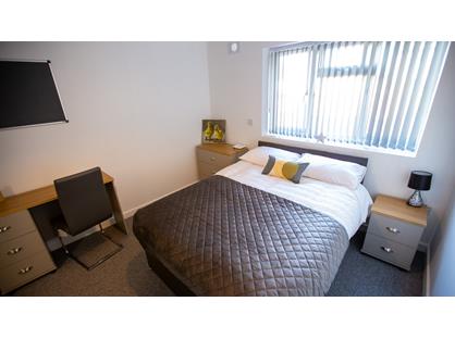 8 Bed Semi-Detached House, Dilcock Way, CV4