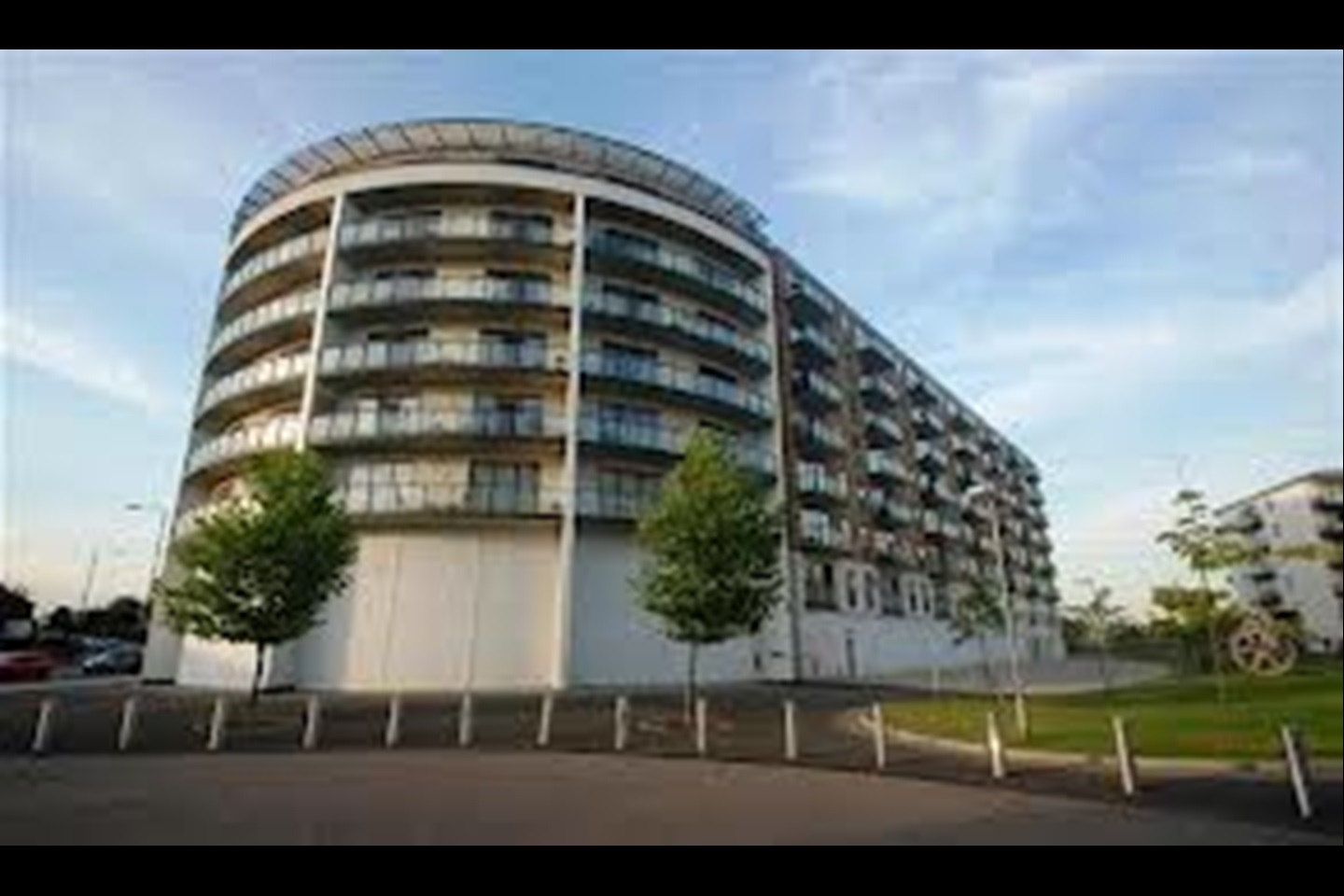 London 1 Bed Flat, Reed House, SW19 To Rent Now for £1,350.00 p/m
