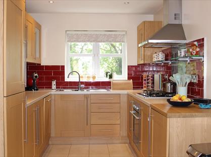 3 Bed Maisonette, New Orchard Place, DE3