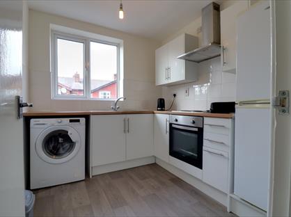 1 Bed Flat, Fairfield Court, M14