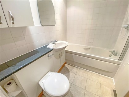 1 Bed Flat, Seymour Grove, M16
