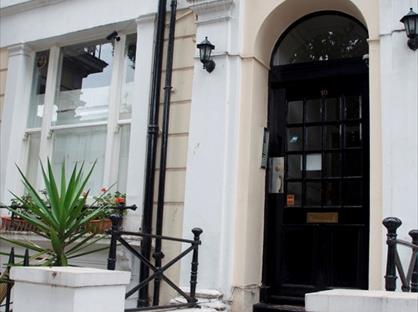 Studio Flat, Queensborough Terrace, W2