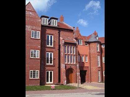 2 Bed Flat, Butts Green, WA5