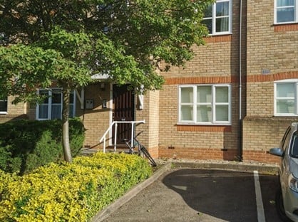 2 Bed Flat, Hilda Wharf, HP20