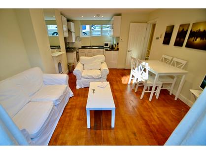 2 Bed Flat, Aylesford Street, SW1V