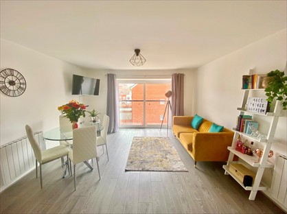 2 Bed Flat, Plough House, MK42