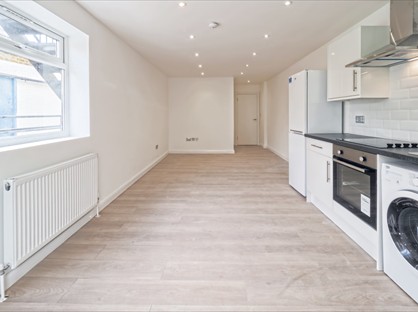 2 Bed Flat, Church Street, EN2