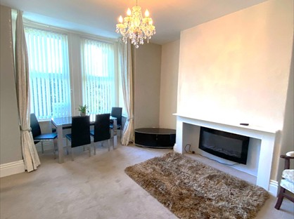 2 Bed Flat, Blackburn Ave, YO15