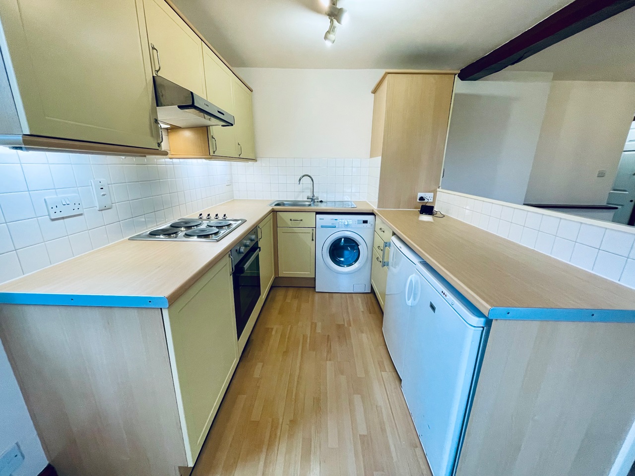 Shepperton 1 Bed Flat, Charlton Road, TW17 To Rent Now for £1,300.