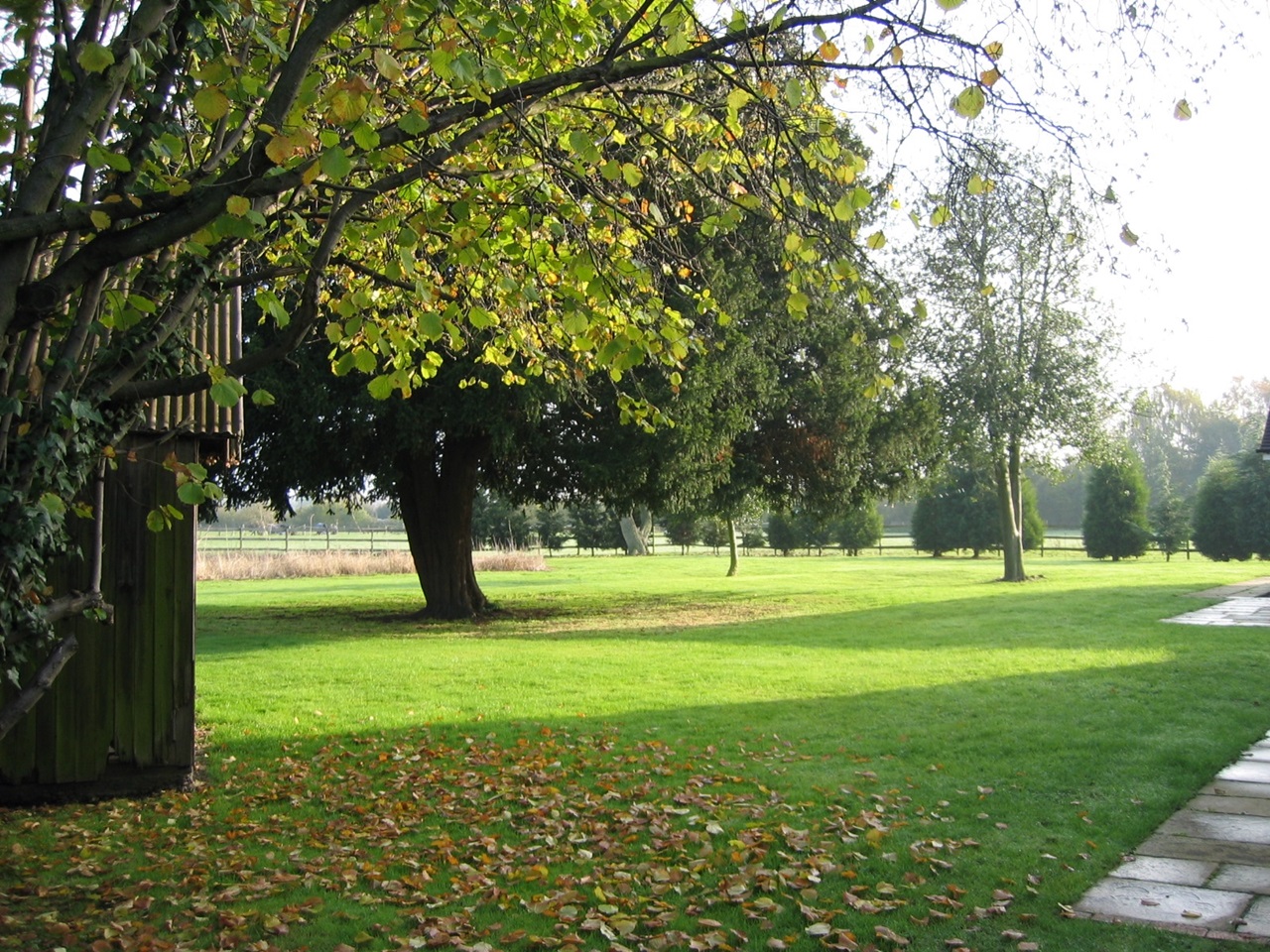 Shepperton 1 Bed Flat, Charlton Road, TW17 To Rent Now for £1,300.