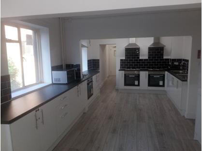 Room in a Shared House, Demesne Road, M16