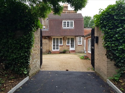 3 Bed Semi-Detached House, Datchet Road, SL3