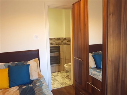 Room in a Shared House, Holt Road, L7