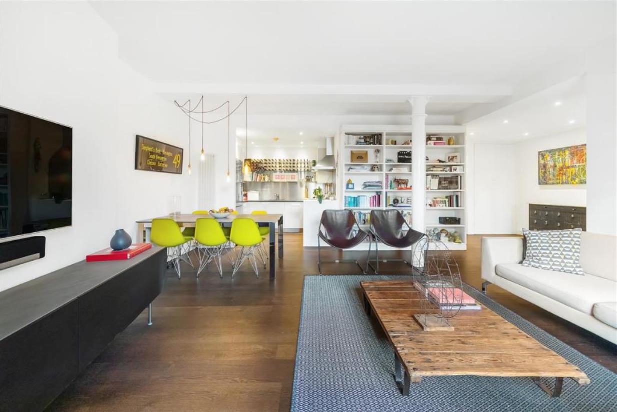 2 Bed Flat, Battersea Square, SW11 photo 4
