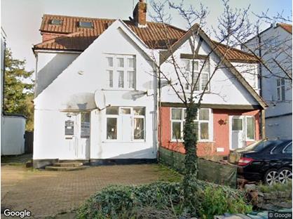 Studio Flat, Great North Way, NW4