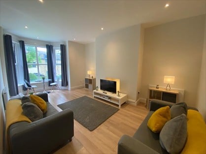 2 Bed Flat, Moorland Hall, LS3