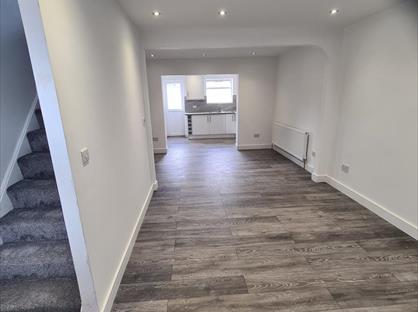 5 Bed End Terrace, Guildford Avenue, TW13