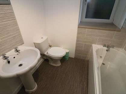 Room in a Shared Flat, West High Street, G66