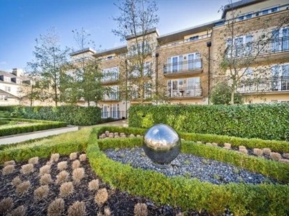 2 Bed Flat, Whitcome Mews, TW9