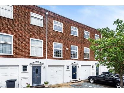 4 Bed Terraced House, Blenheim Gardens, KT2