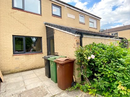 3 Bed Terraced House, Elmhurst Close, LS17