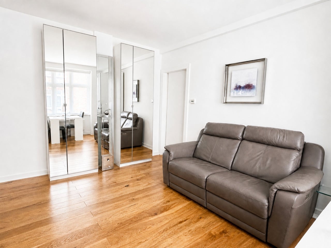 Additional image 2 of 1 Bed Flat, Cliffords Inn, EC4A, N1 7GU
