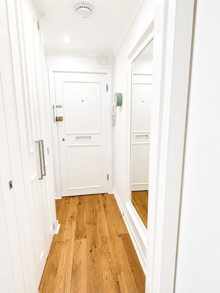 Additional image 6 of 1 Bed Flat, Cliffords Inn, EC4A, N1 7GU