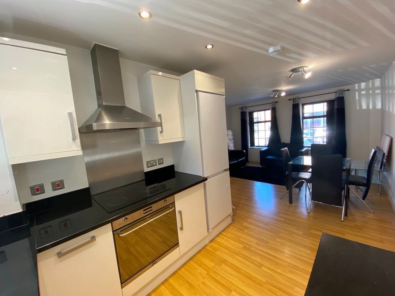 2 Bed Flat, West Point, DE1 photo 4