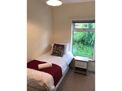 Room in a Shared House, Peel Street, WA7