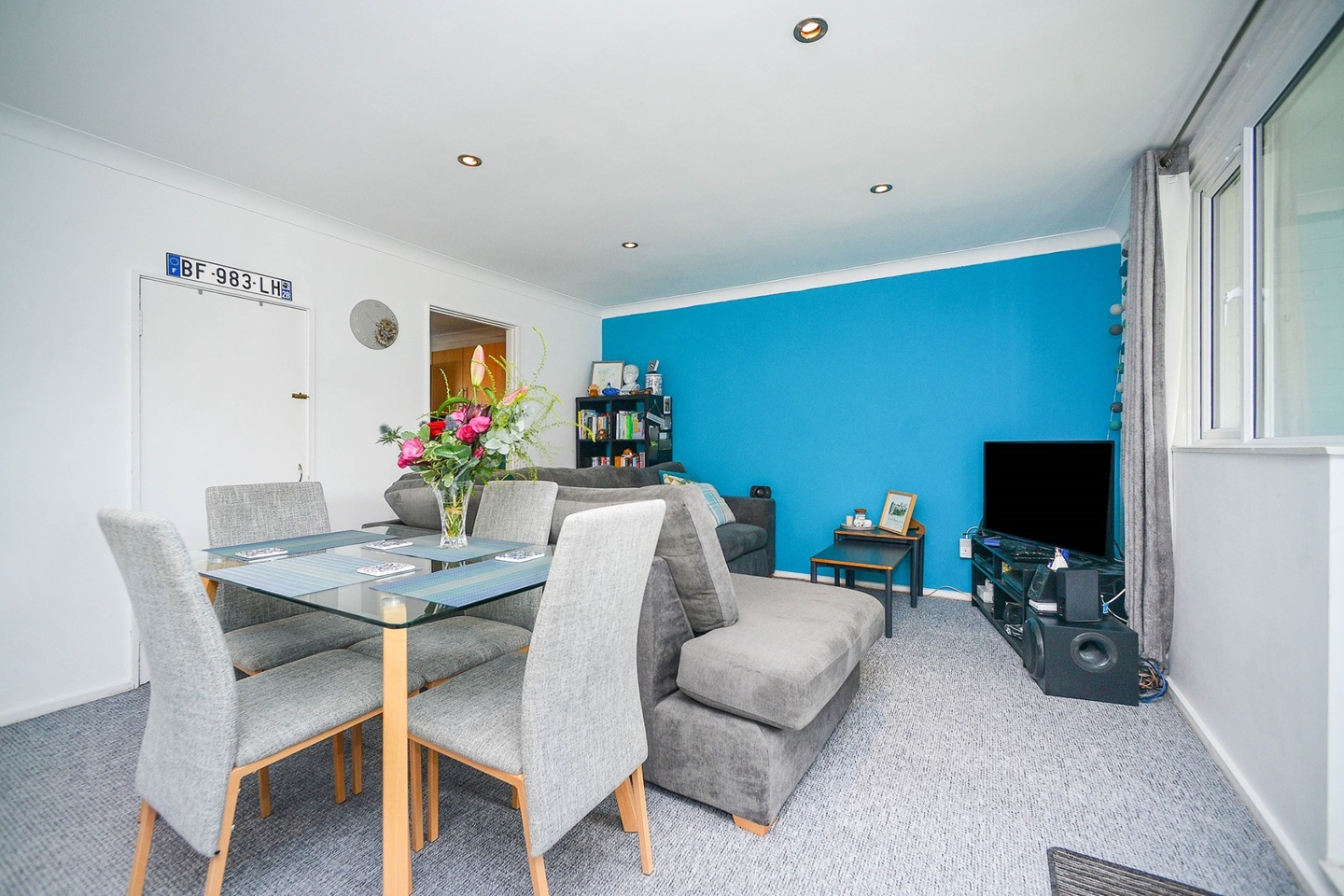 2 Bed Flat, Ellen Street, BN3 photo 2