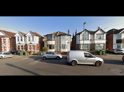 2 Bed Flat, Wilton Avenue, SO15