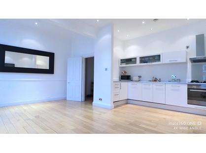 2 Bed Maisonette, Emperors Gate, SW7