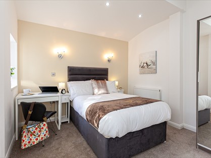 Room in a Shared House, Shaw Heath A, SK2