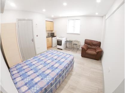 Studio Flat, Marsh Road, LU3
