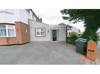 1 Bed Flat, Halfway Avenue, LU4