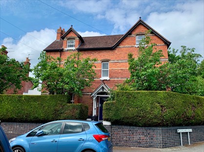 Studio Flat, Cleveland Street, SY2