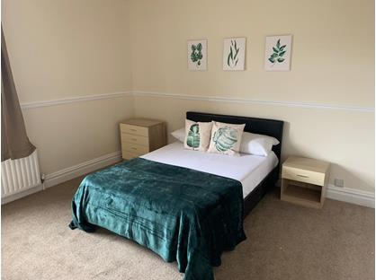 Room in a Shared House, Co-Operative Street, S63