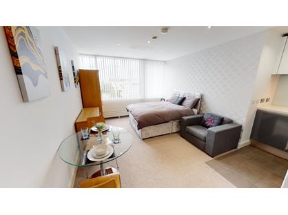 Studio Flat, Strand Street, L1