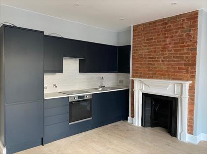 2 Bed Flat, High Street, GU15
