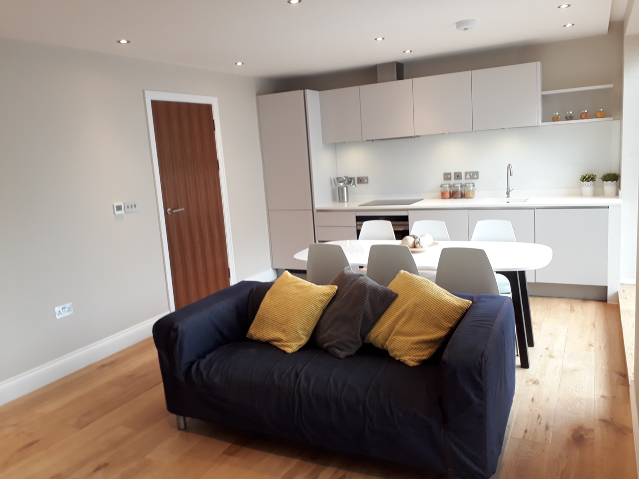 2 Bed Flat, Ferdinand Street, NW1 photo 2