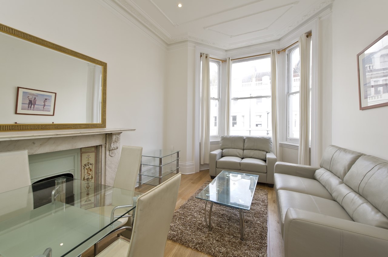 2 Bed Flat, Coleherne Road, SW10