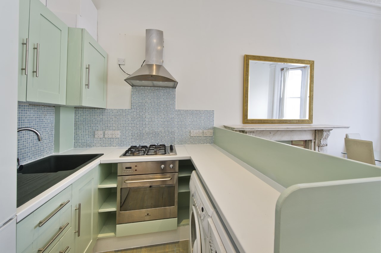 2 Bed Flat, Coleherne Road, SW10 photo 3