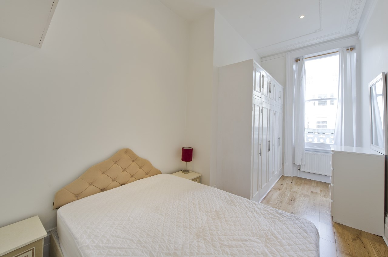 2 Bed Flat, Coleherne Road, SW10 photo 5