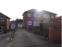 3 Bed Semi-Detached House, Hyrst Garth, WF17
