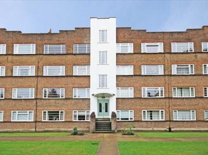 2 Bed Flat, Park Court, KT1